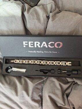 FERACO Magnetic Therapy Bracelet in Silver and Black